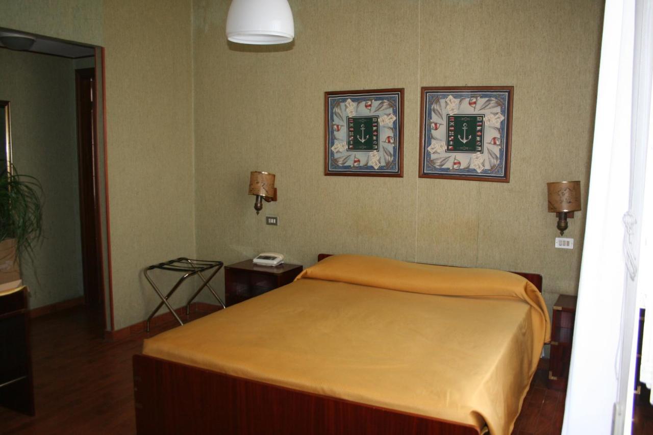 Hotel Rosalia 보르디게라 외부 사진