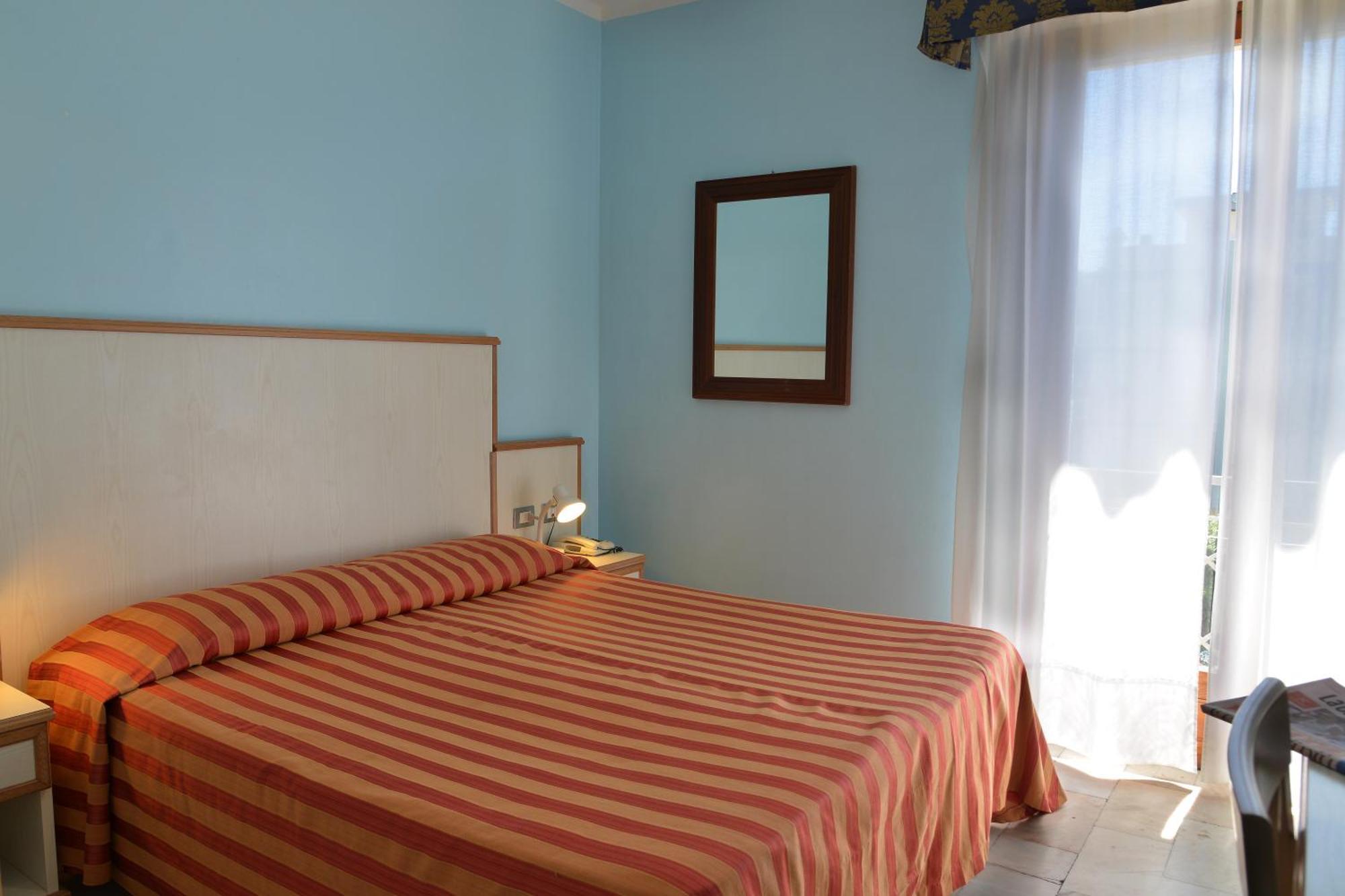 Hotel Rosalia 보르디게라 외부 사진