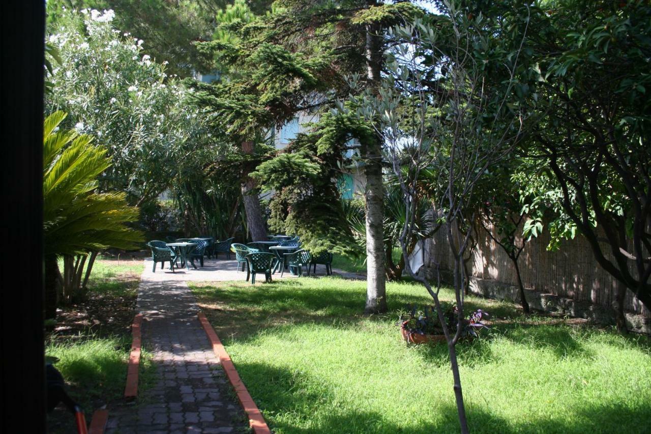 Hotel Rosalia 보르디게라 외부 사진