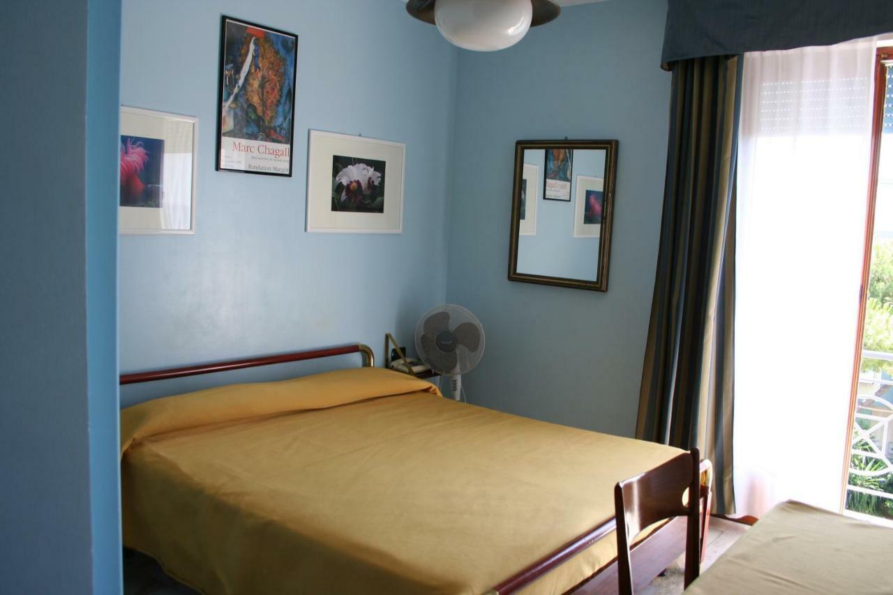 Hotel Rosalia 보르디게라 외부 사진