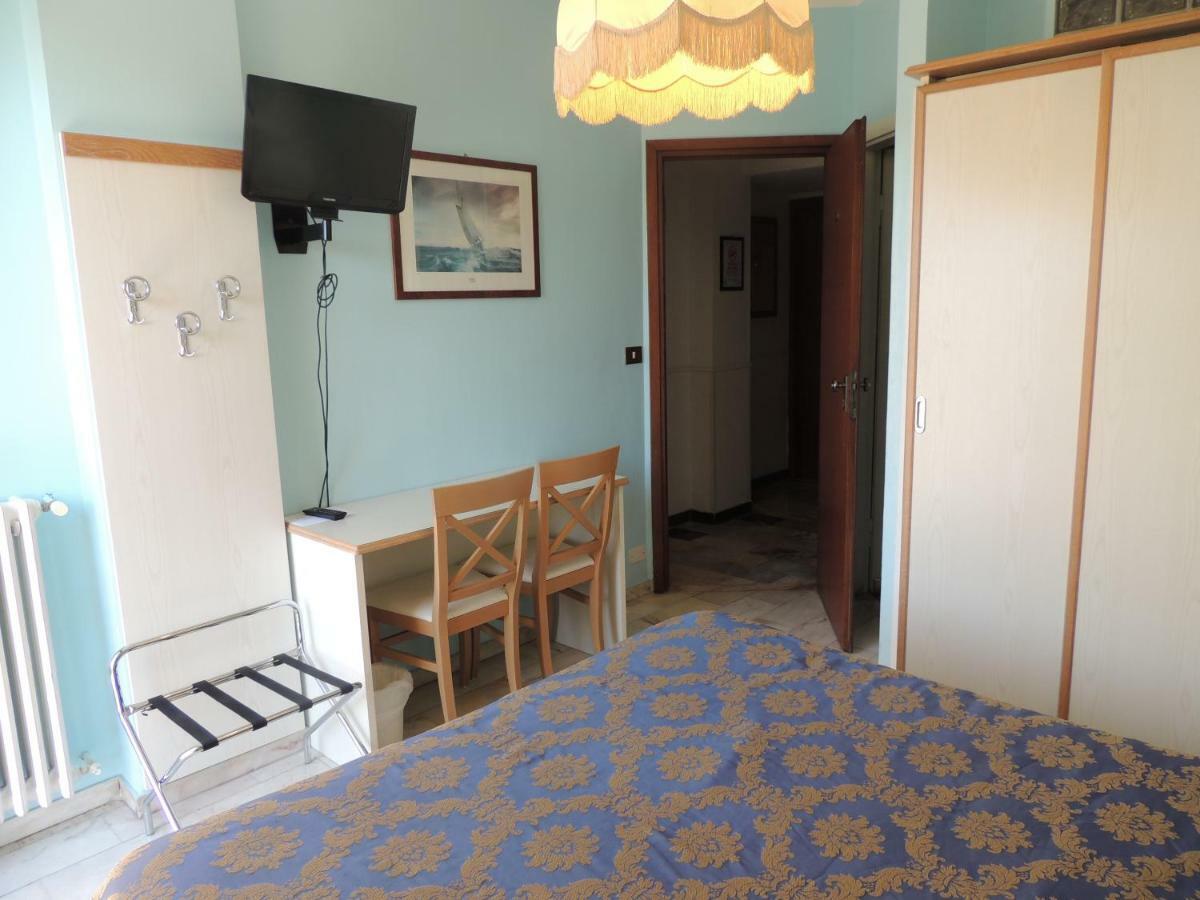 Hotel Rosalia 보르디게라 외부 사진