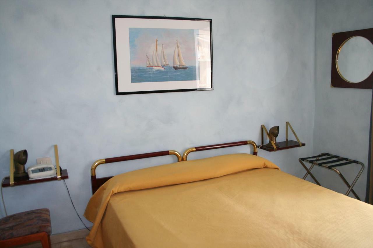 Hotel Rosalia 보르디게라 외부 사진