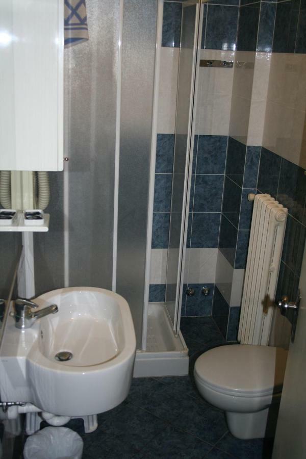 Hotel Rosalia 보르디게라 외부 사진