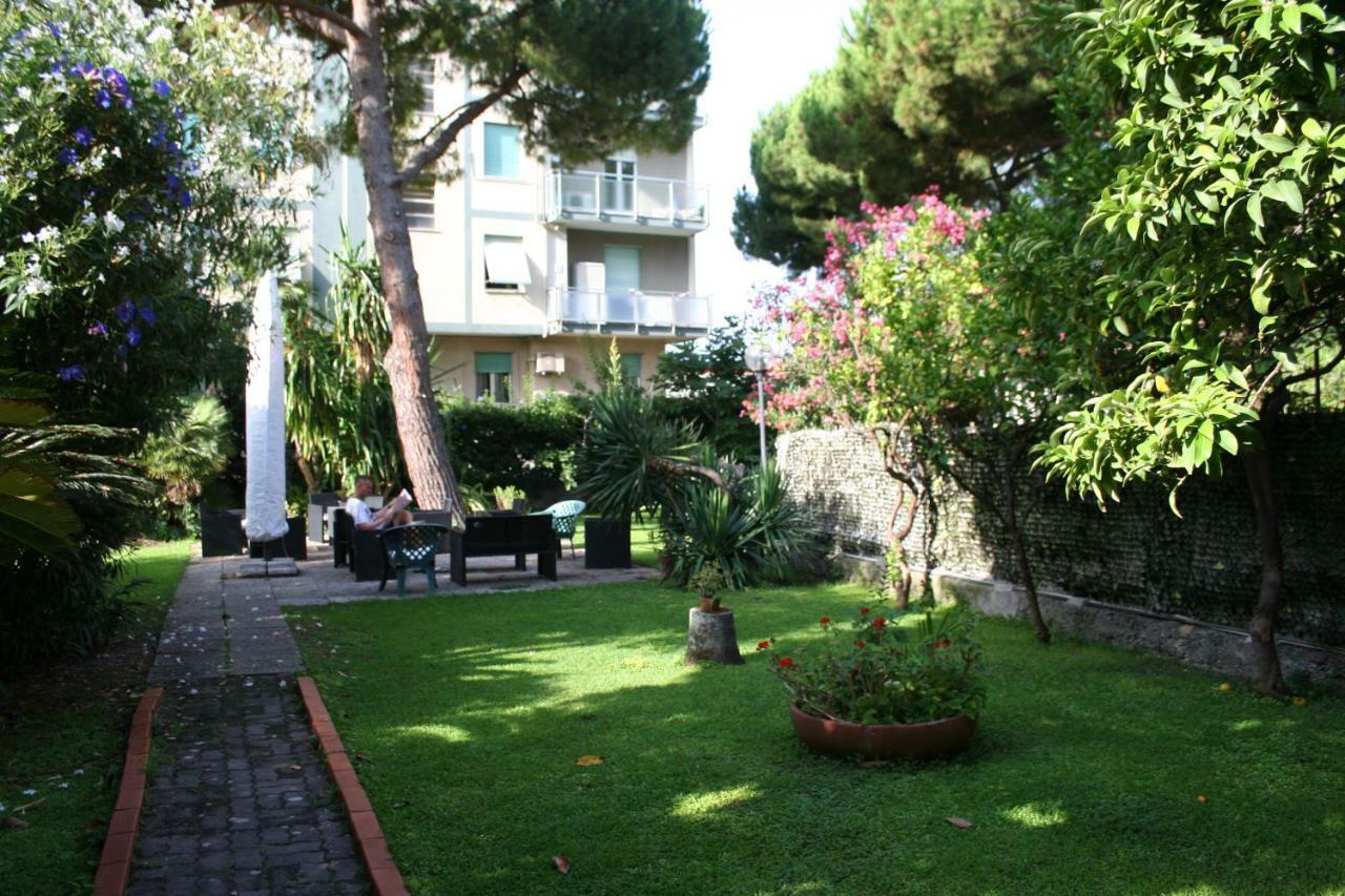 Hotel Rosalia 보르디게라 외부 사진